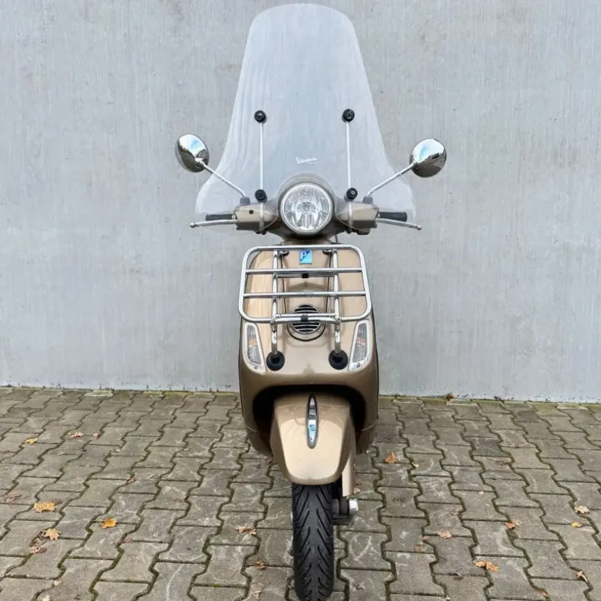 SOLD Vespa LX 50 F-180-GT
