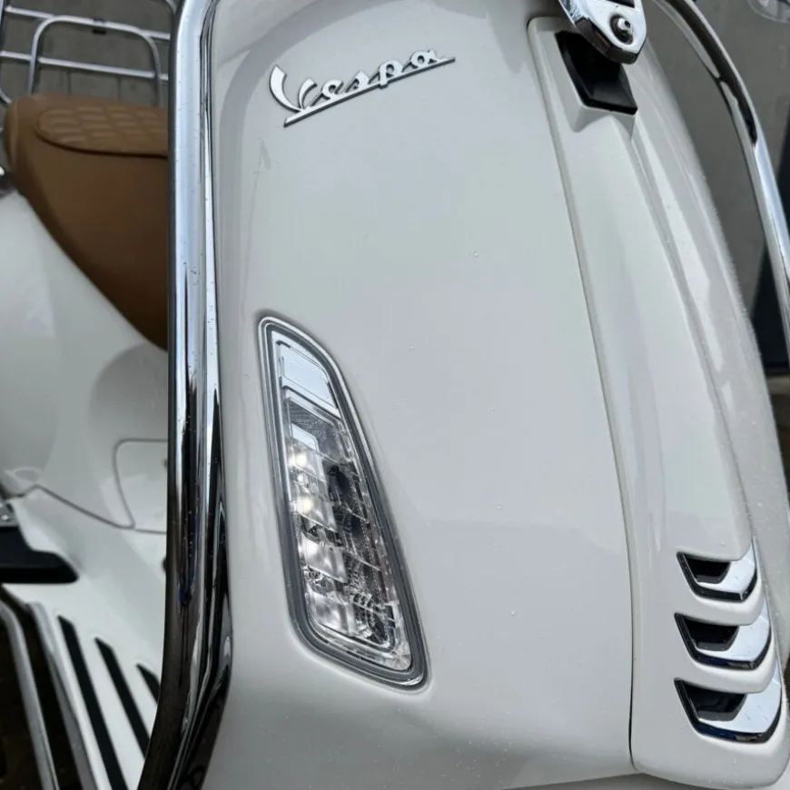 SOLD Vespa Primavera Bianco FJR-48-Z