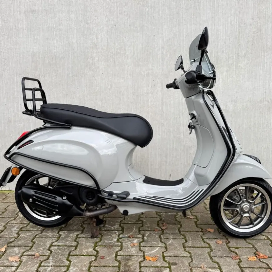 SOLD Vespa Primavera Custom Chalk Grey/Krijt Grijs FFD-52-F