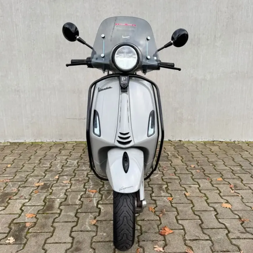 SOLD Vespa Primavera Custom Chalk Grey/Krijt Grijs FFD-52-F