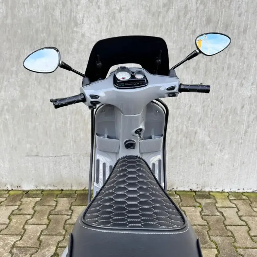 SOLD Vespa S50 2012 F-858-HP