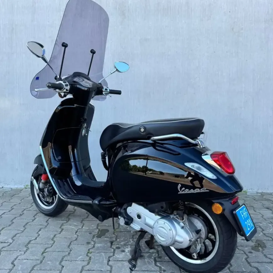 SOLD Vespa Sprint Glans Zwart FHF-29-X