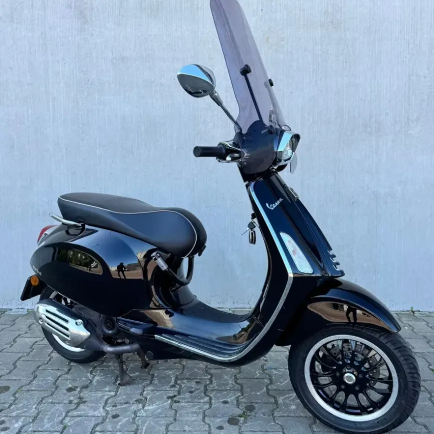 SOLD Vespa Sprint Glans Zwart FHF-29-X