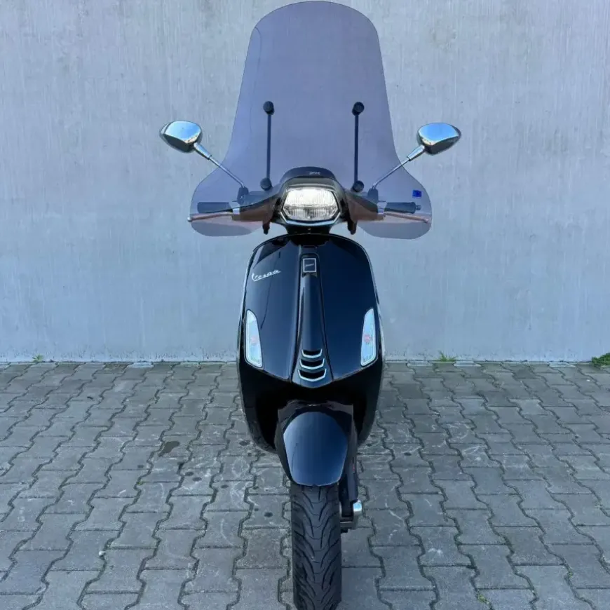 SOLD Vespa Sprint Glans Zwart FHF-29-X
