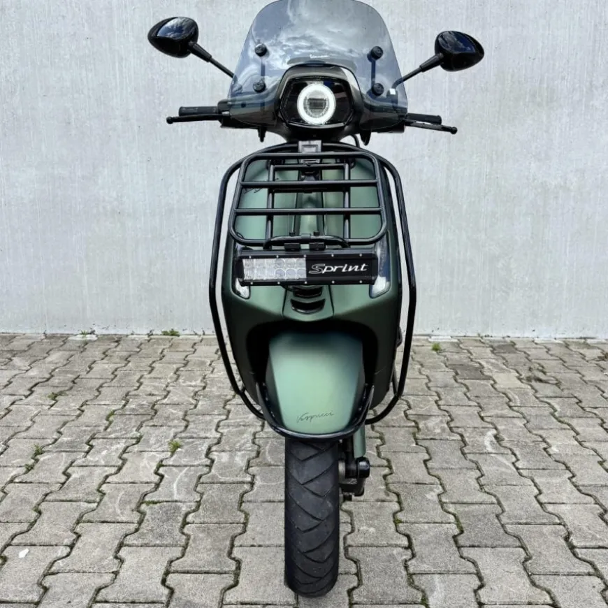 SOLD Vespa Sprint Mat Groen FGT-99-X