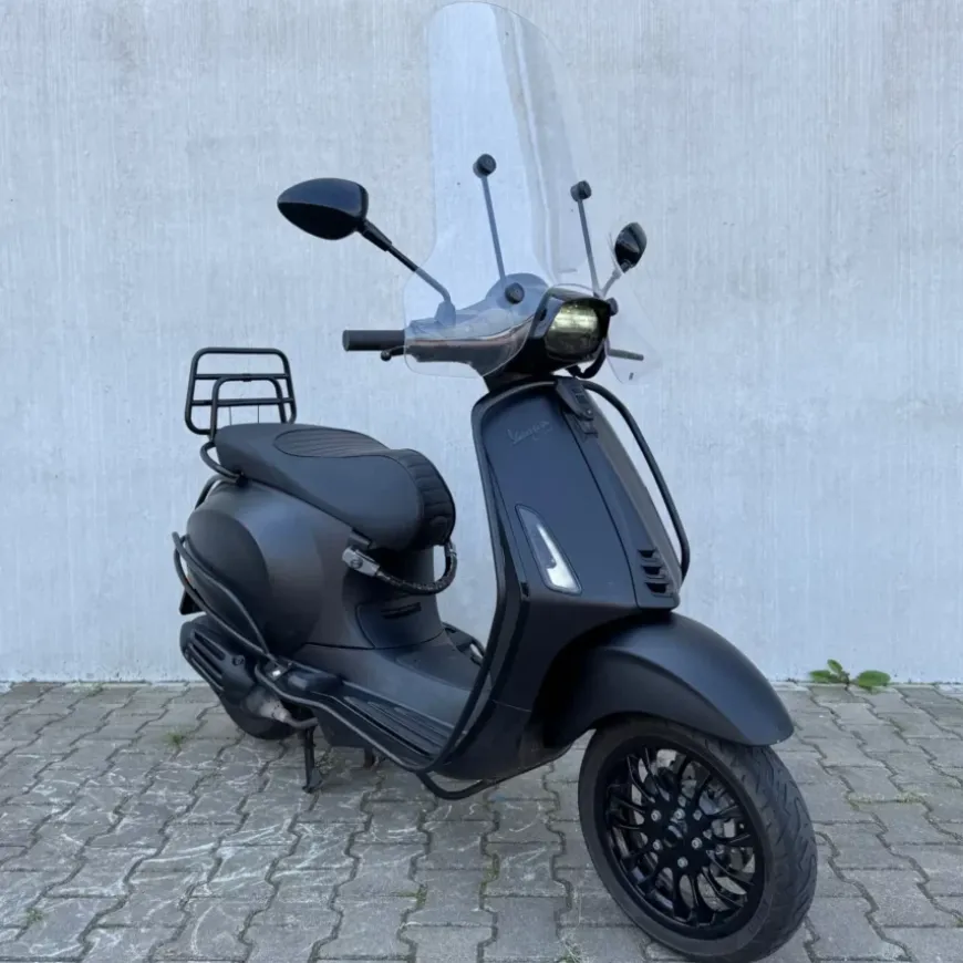 SOLD Vespa Sprint Mat Zwart FBL-02-J