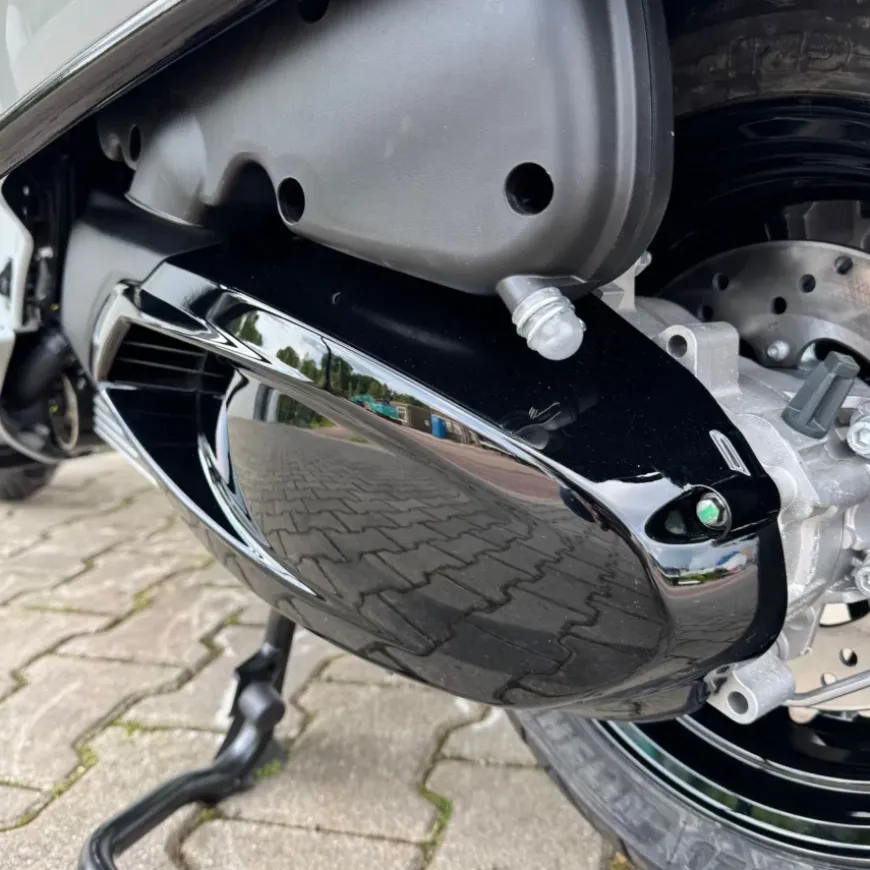 Vespa GTS310 Custom Chalk Grey 2026