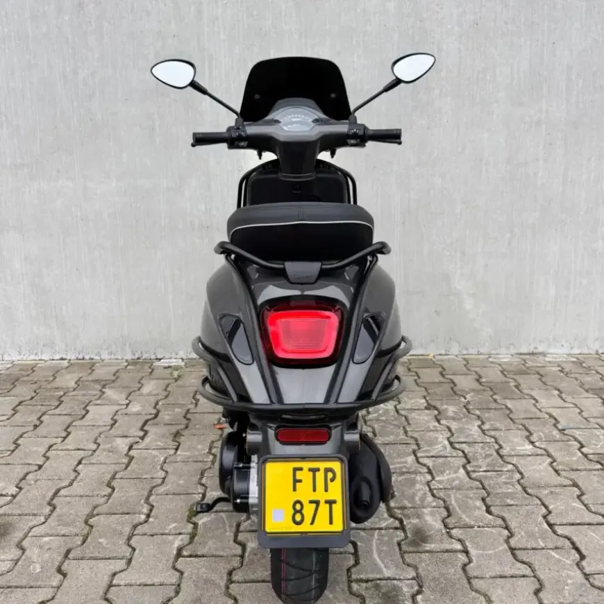 Vespa Sprint Agaath Grijs Facelift 2026