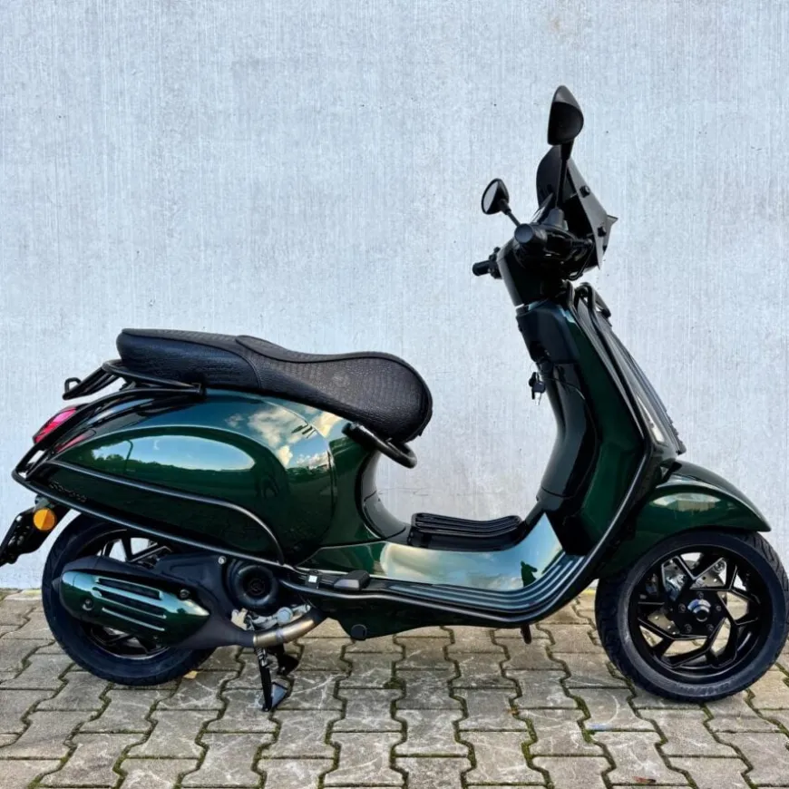 Vespa Sprint Cobra Green Glossy Facelift 2026