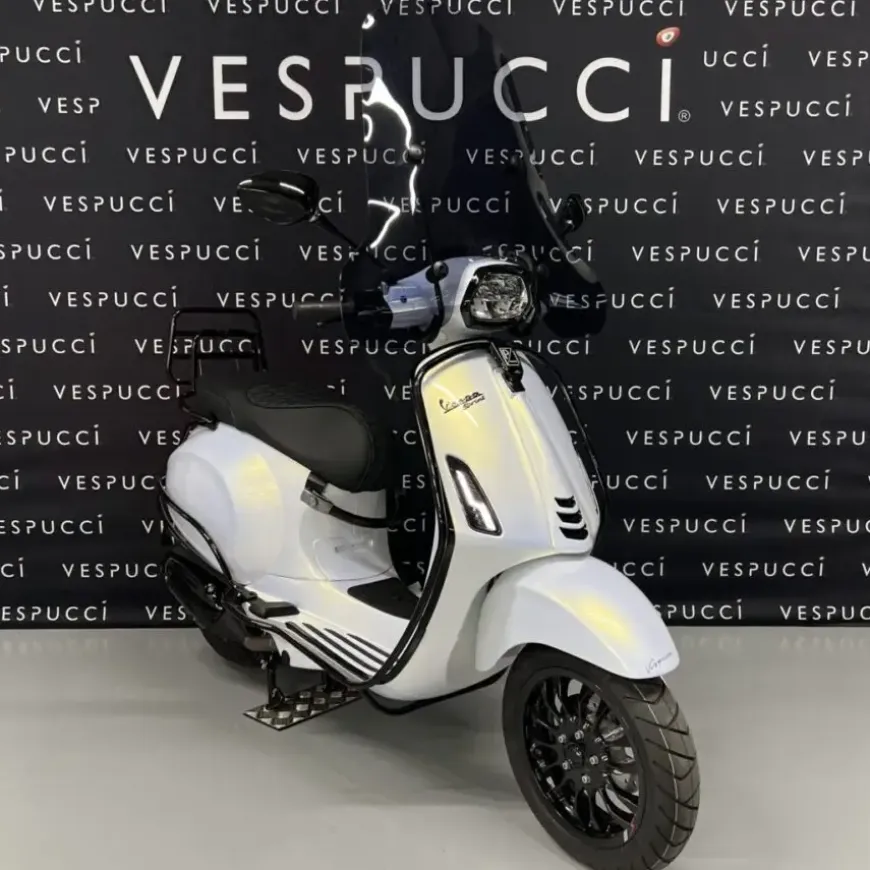 Vespa Sprint – Glossy white pearle