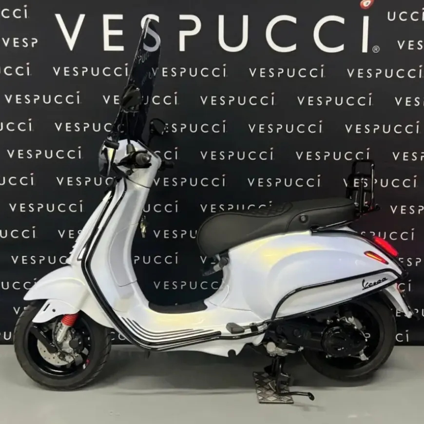 Vespa Sprint – Glossy white pearle