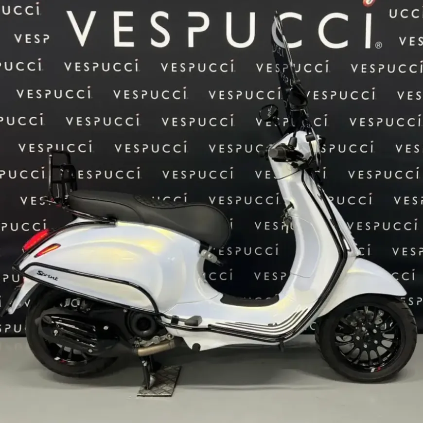 Vespa Sprint – Glossy white pearle
