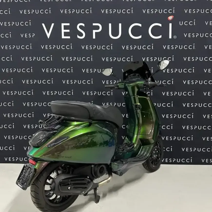 Vespa Sprint – Green to Purple