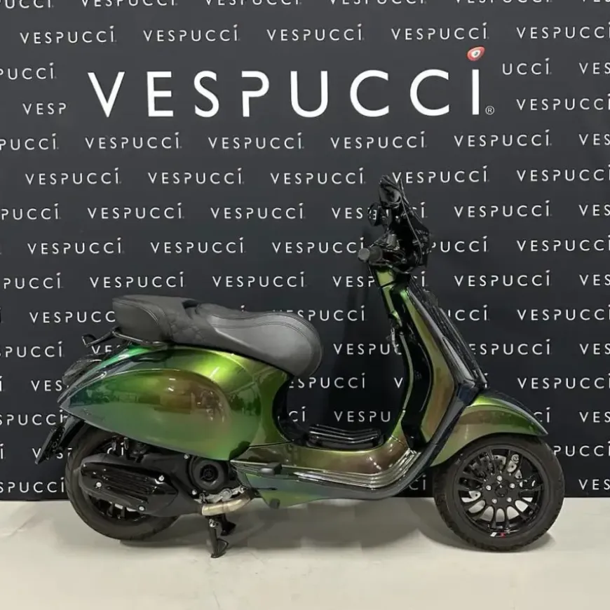 Vespa Sprint – Green to Purple